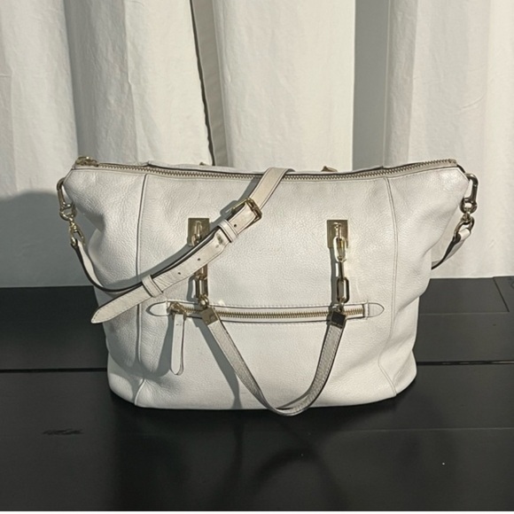 Henri Bendel 100% Pebbled Leather  Shoulder Bag Gold Accents White w HB Dustbag - Picture 4 of 17